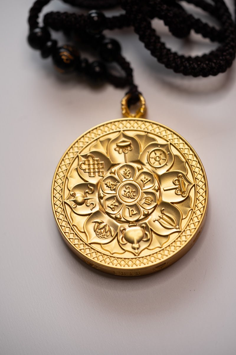 Om Ghau Thangka Locket - Image 4