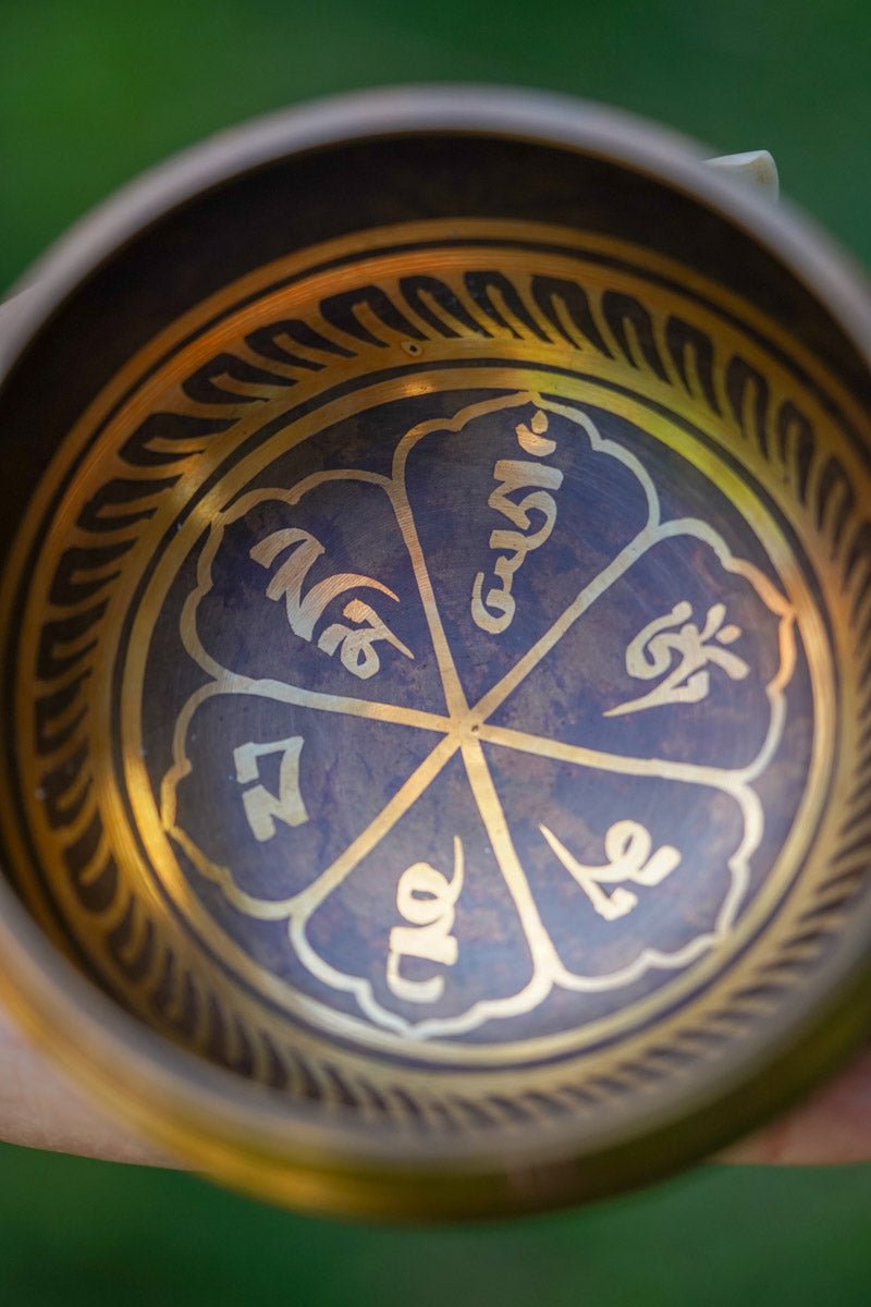 OM Mani Padme Hum Singing Bowl - Image 2