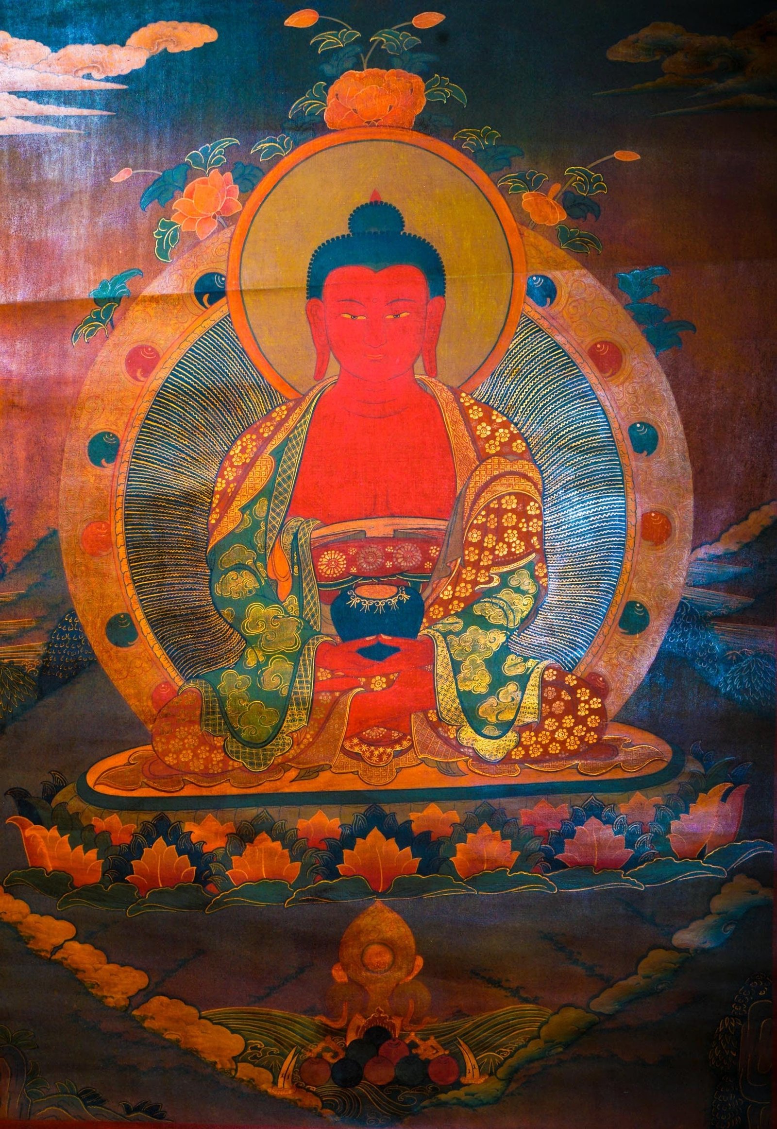 antique amitabha buddha